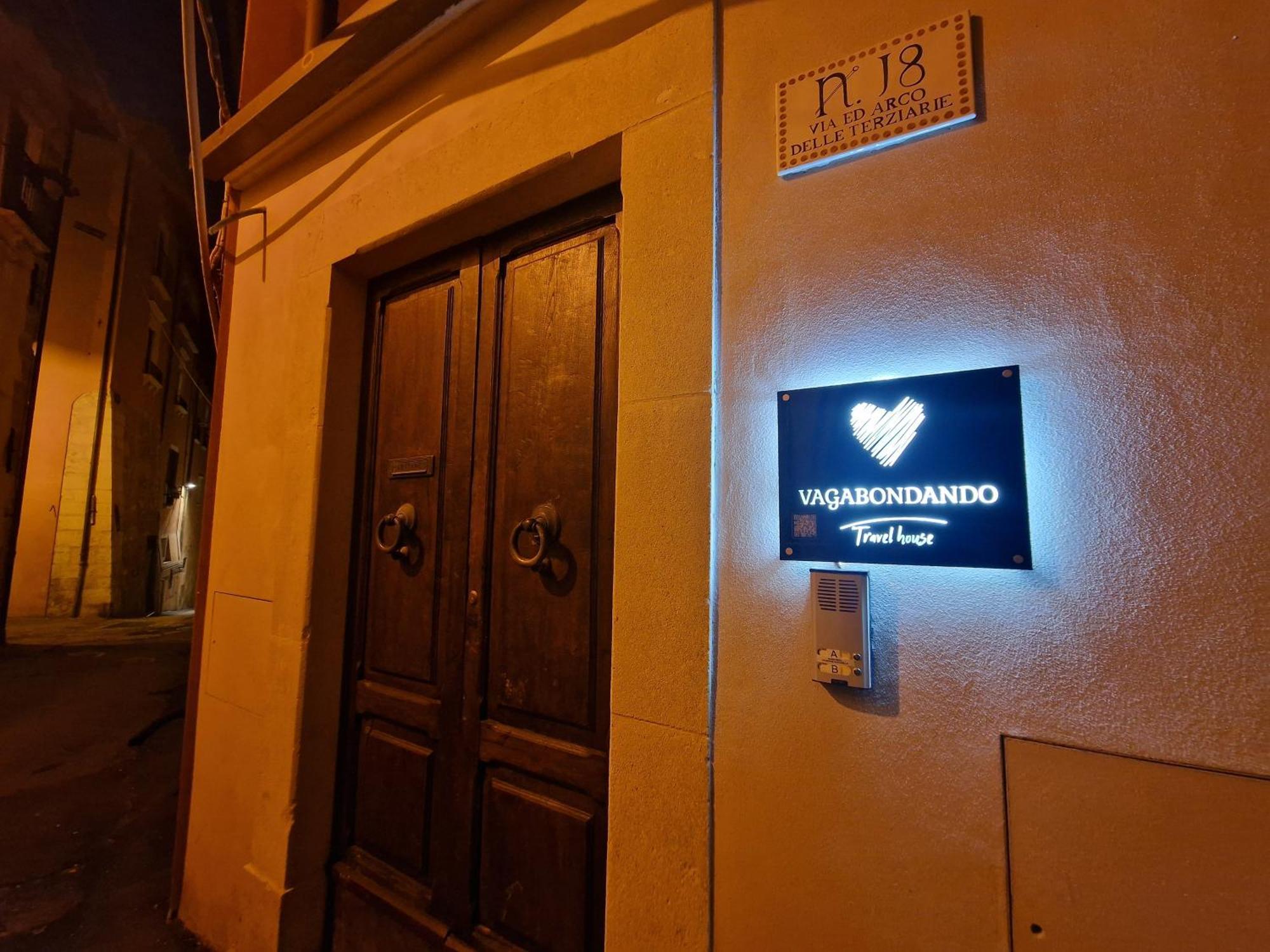 Vagabondando Travel House LʼAquila Exterior foto