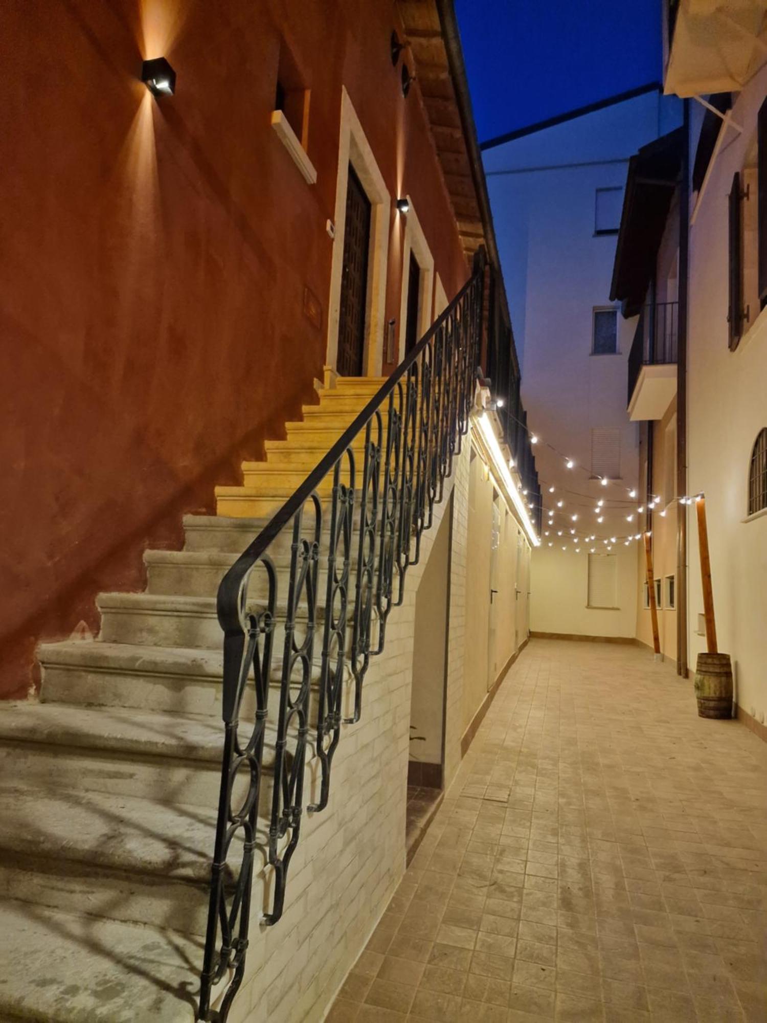 Vagabondando Travel House LʼAquila Exterior foto